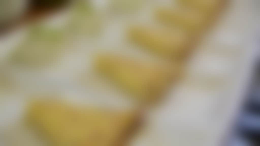 Fingerlime tart fingerlime cream strawberry gum sugar FLT1