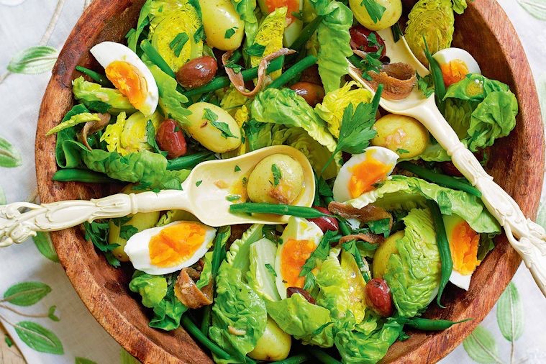 Classic nicoise salad 14724 1