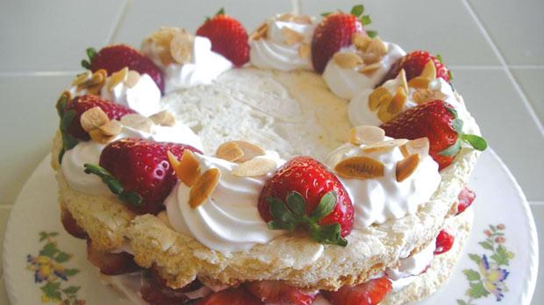 Meringue strawberries