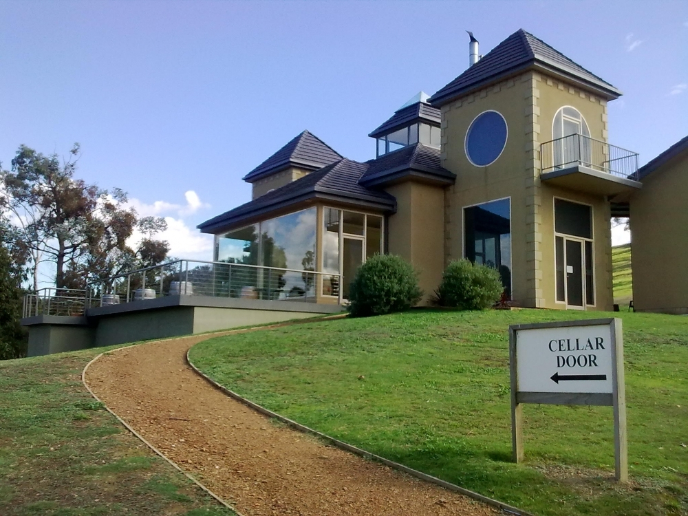 Cellar door experiences with Visit Yarra Valley Dandenong Ranges