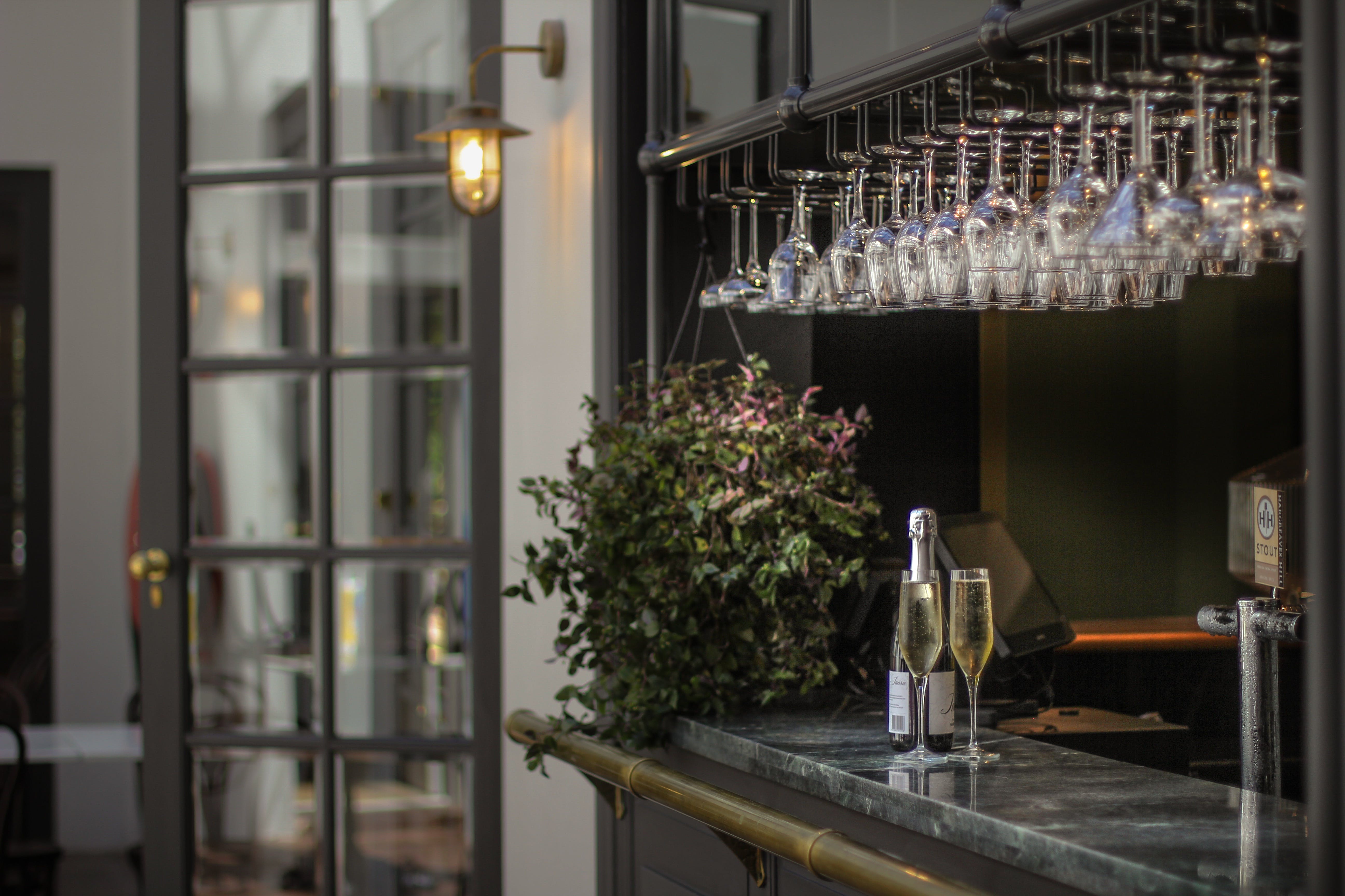 0Af096773F3F9D6A3E7B12562Fa76C4F