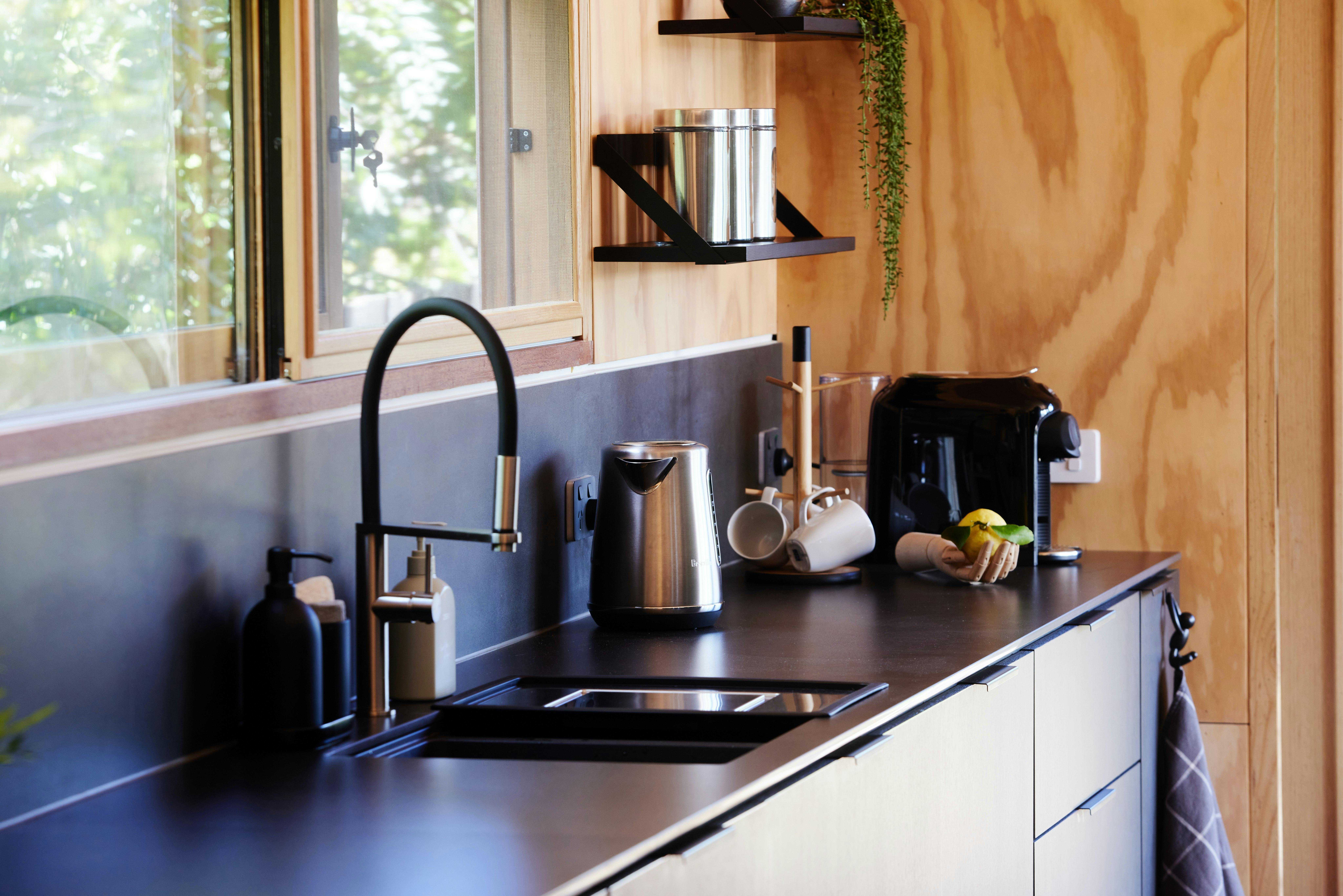 3C271D376C9C8F69D538Da81D6D35096