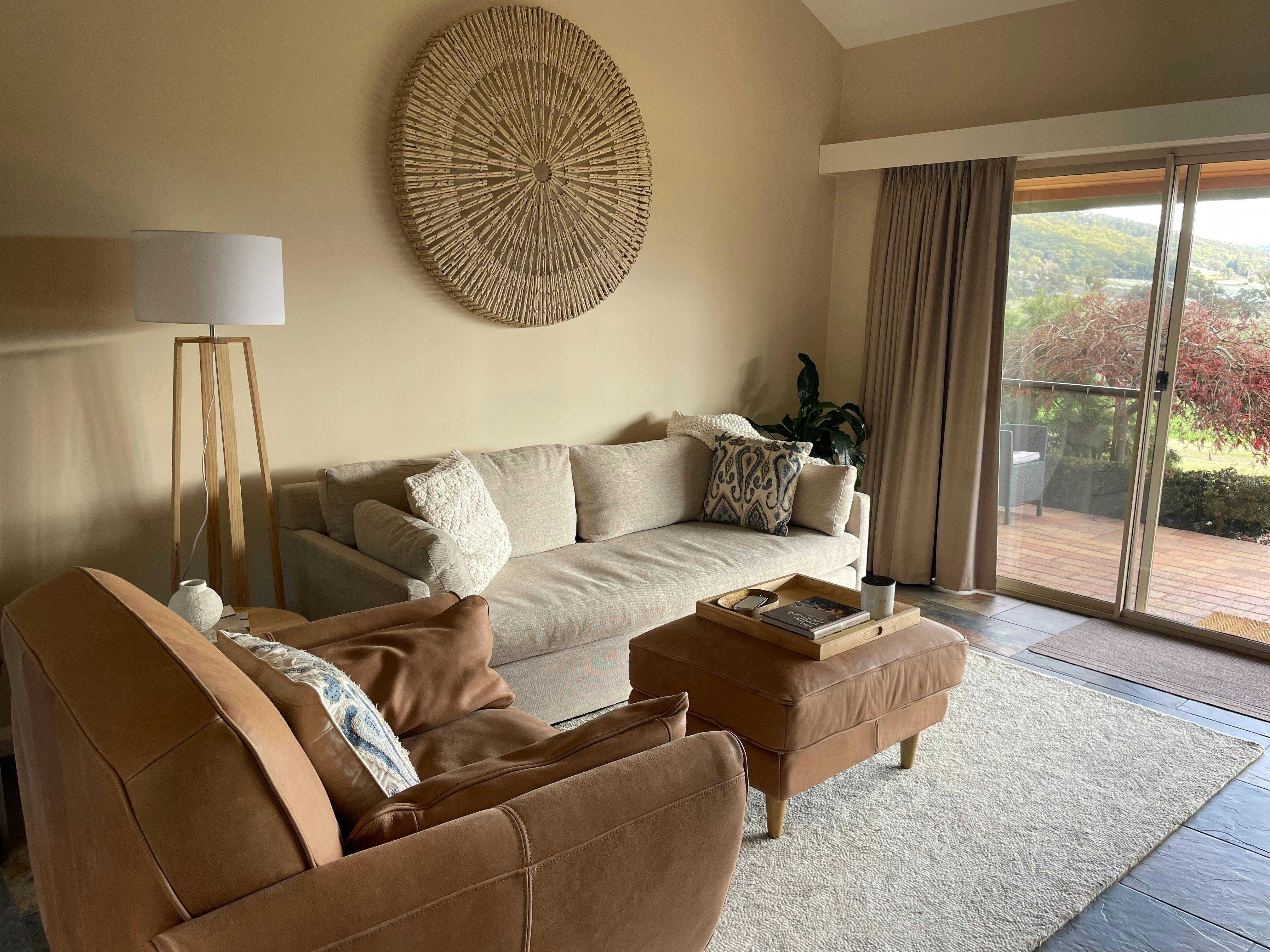 5B57A3Bd11198Fa0Eff8E911Da64F076