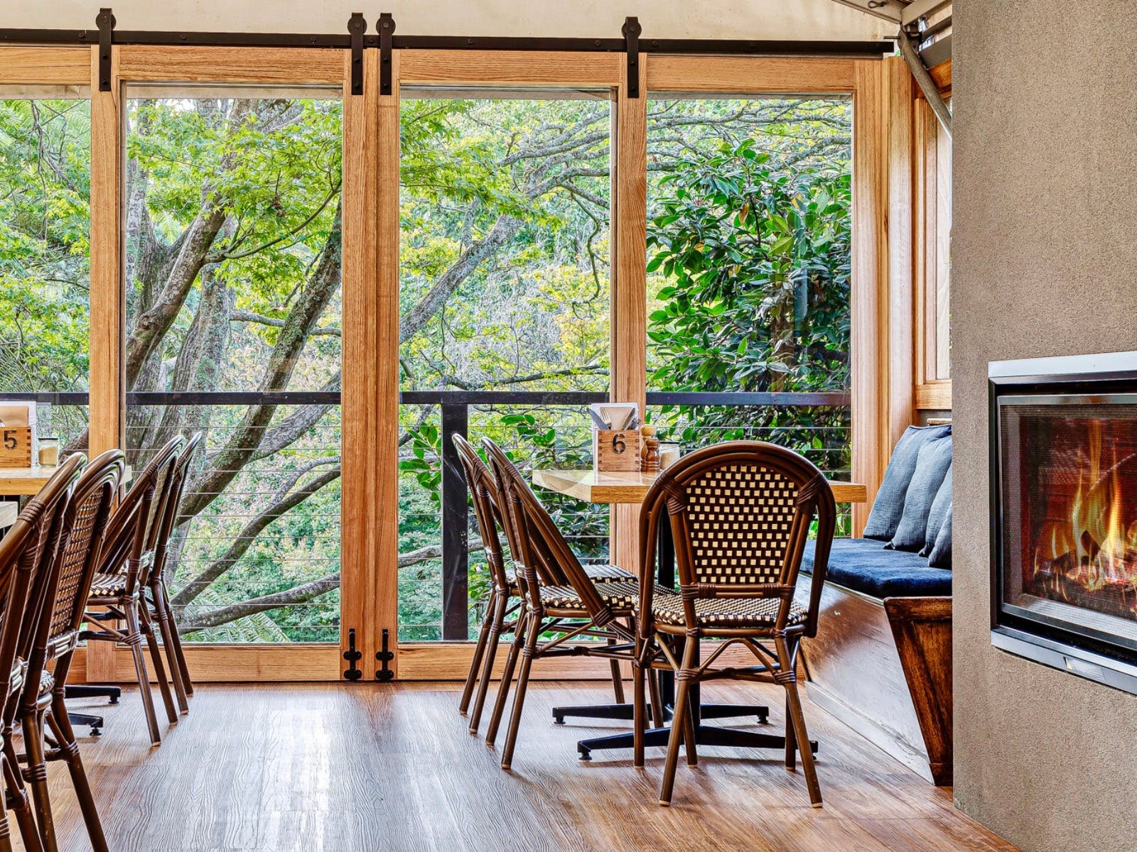 725B5B8248Ba30677Ab5Bba41905435C