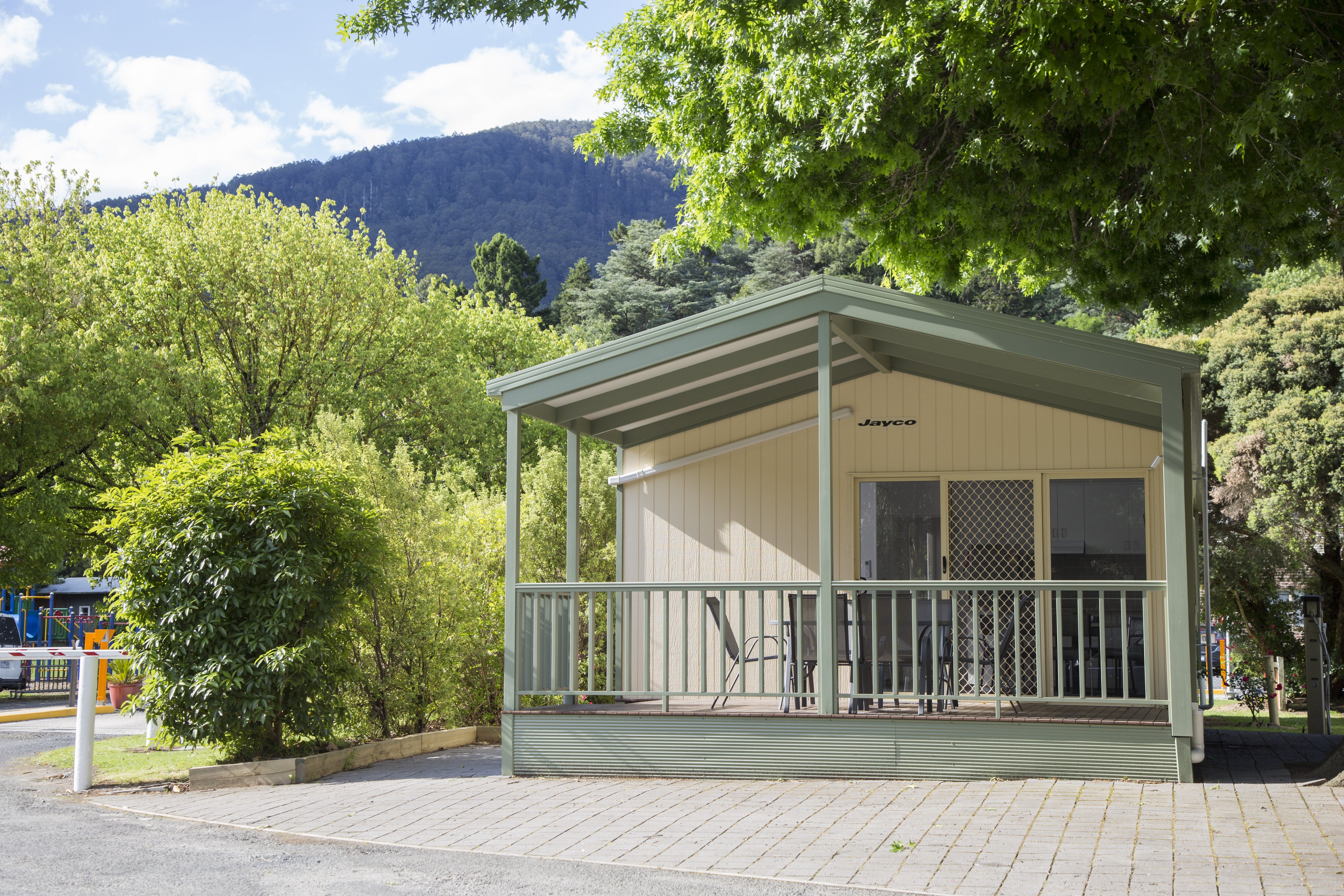 Ab8183B409Efe51Da9F98A1E1Ad5Eebd