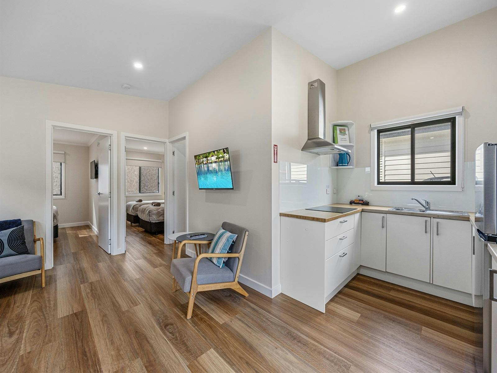 B572D493C88C978B7F4E8661B24092Fe