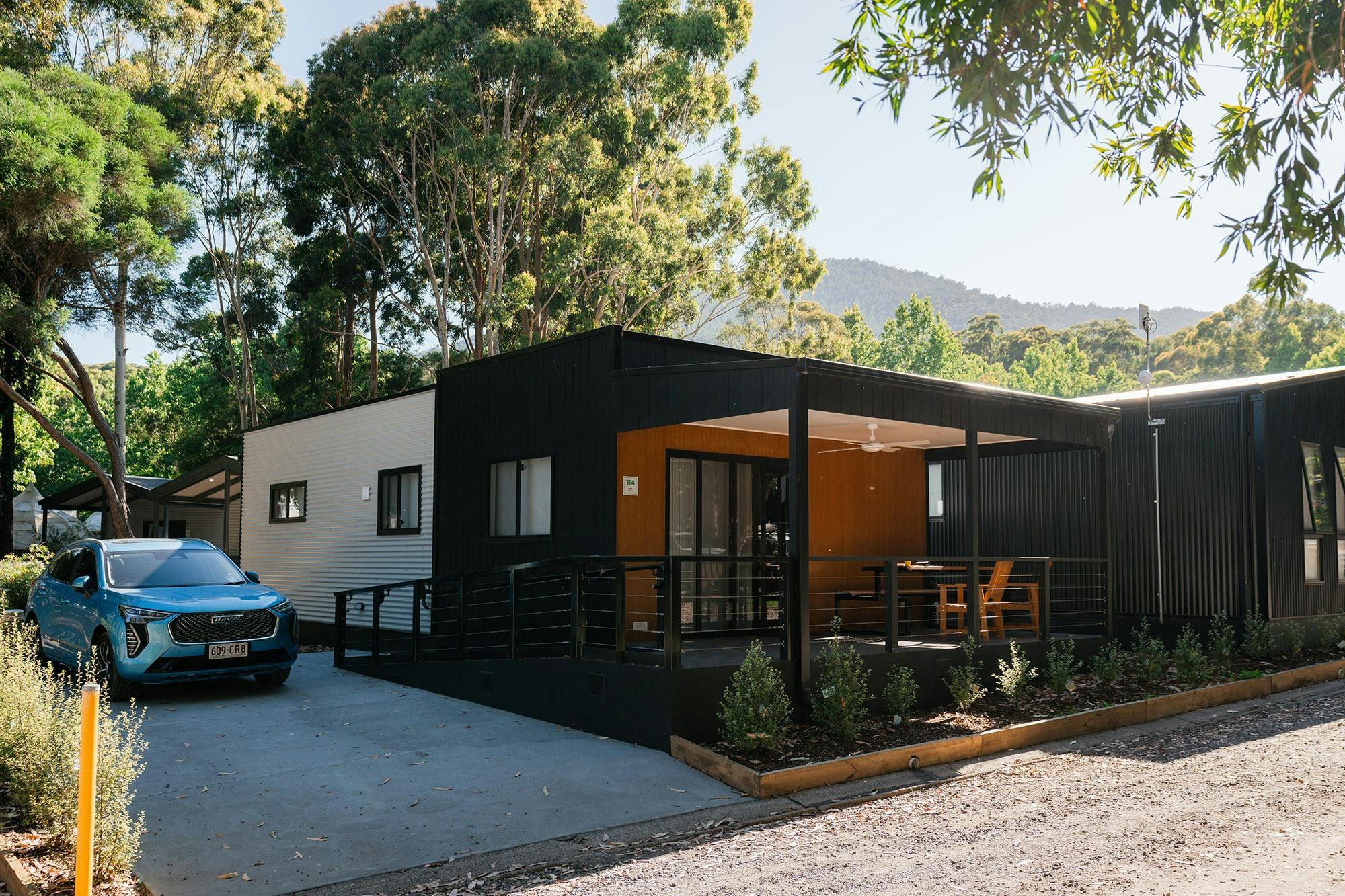 Fbe3707907444784Bb49899F5Bb4079B