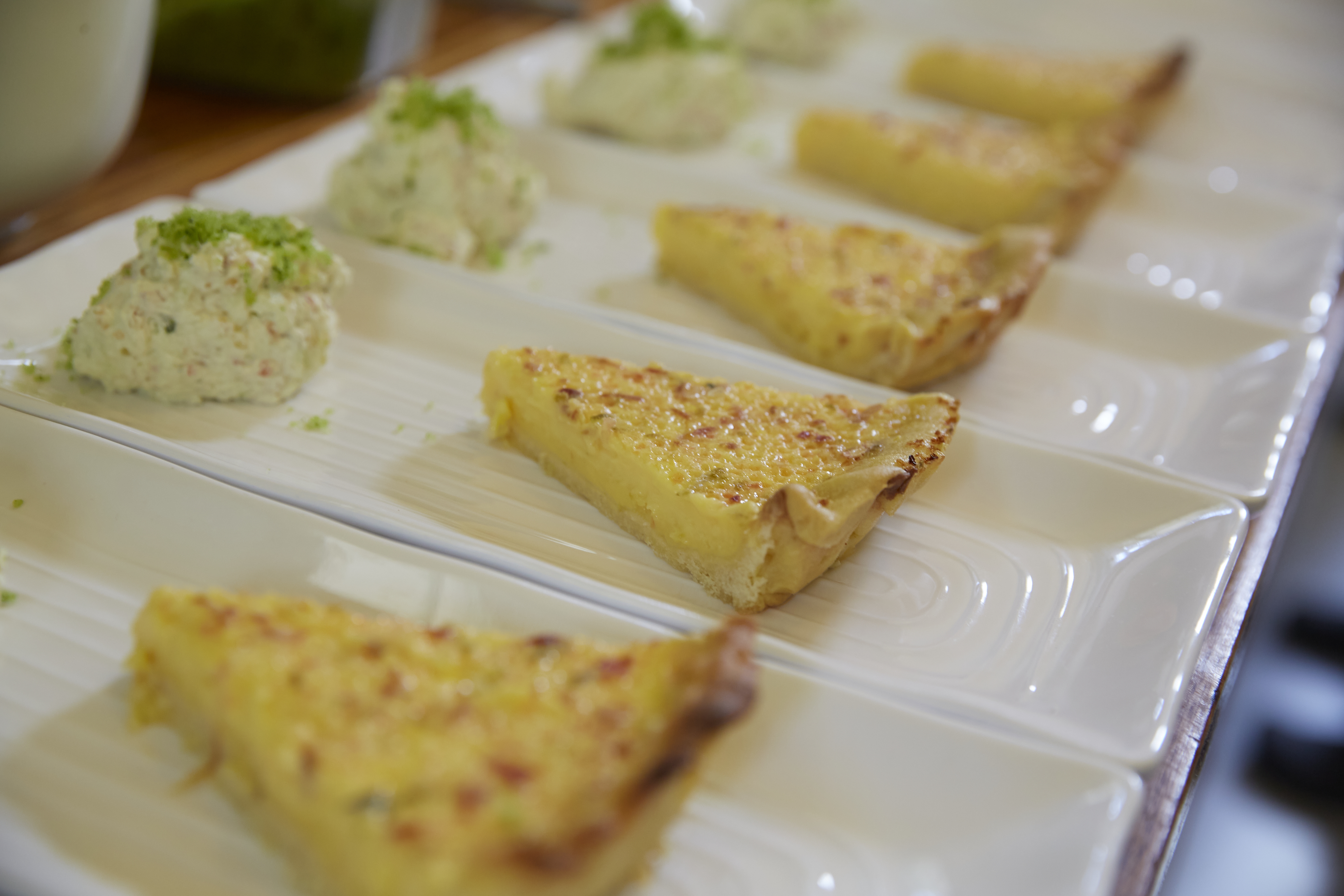 Fingerlime tart fingerlime cream strawberry gum sugar FLT1